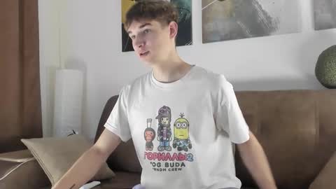 Snapshot of maxwellchik chatting on September 19, 4:40 pm maxwellchik online show from September 19, 4:40 pm