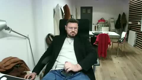 Snapshot of maythe4bwu chatting on January 28, 5:56 pm maythe4bwu online show from January 28, 5:56 pm