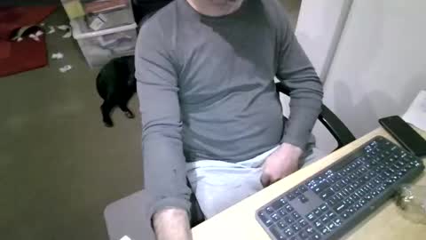 melbguy_075 online show from April 23, 8:52 am