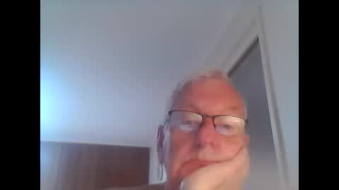 melbourne000 online show from December 4, 4:32 am