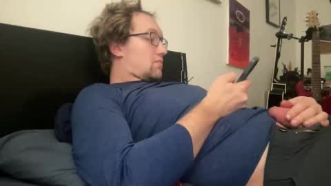 metallica92786 online show from December 28, 5:23 am