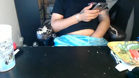 Snapshot of miaking chatting on October 1, 3:38 pm Mark online show from October 1, 3:38 pm