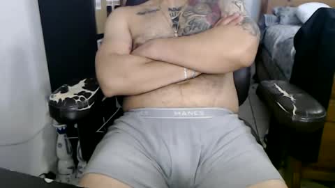 Snapshot of miaking chatting on February 15, 5:09 am Mark online show from February 15, 5:09 am