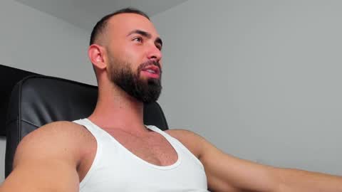 MichaelEvansx online show from December 23, 10:23 pm