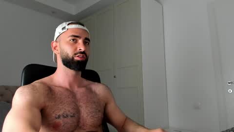 MichaelEvansx online show from March 28, 9:48 pm