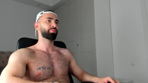 MichaelEvansx online show from April 2, 9:55 pm