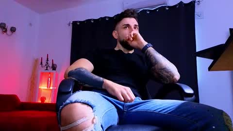 MightyAaron online show from December 5, 8:32 am