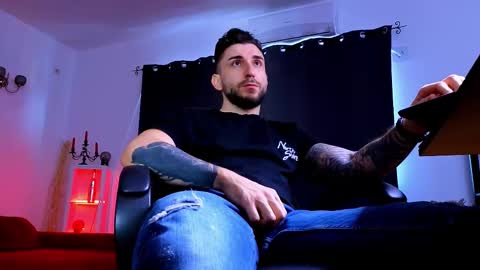 MightyAaron online show from January 18, 8:27 am