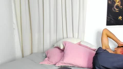 Miguel Hernandez online show from December 24, 1:16 am