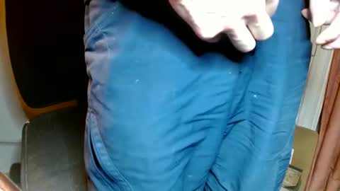 Snapshot of miister_macky chatting on January 19, 9:01 am miister macky online show from January 19, 9:01 am