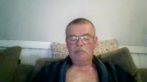 mikael42 online show from May 19, 6:47 pm
