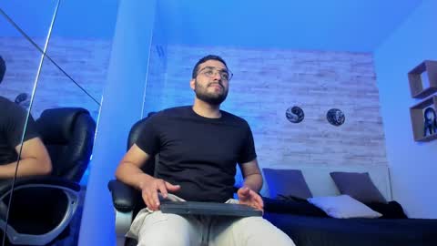 mike_fosster online show from March 7, 3:51 am
