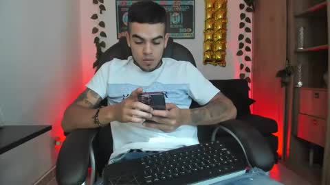 mikee_scooth online show from December 28, 3:16 pm