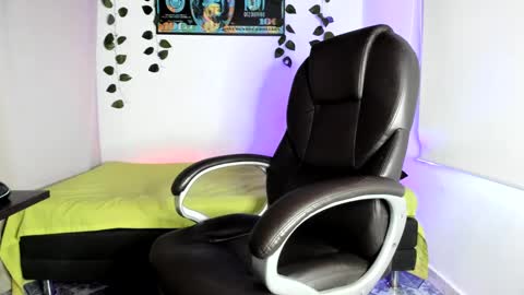 mikee_scooth online show from September 27, 9:34 pm