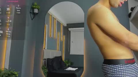 Snapshot of mikepark_ chatting on October 4, 11:37 am MIKE PARK online show from October 4, 11:37 am