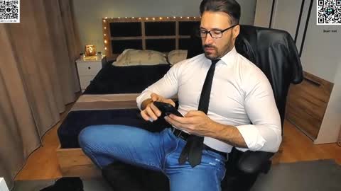 Snapshot of mikestrip chatting on December 9, 12:09 pm Mike online show from December 9, 12:09 pm