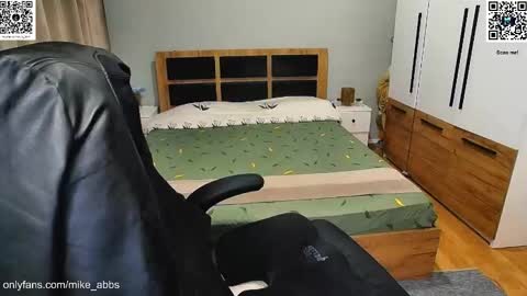 Mike    online show from February 6, 9:44 pm