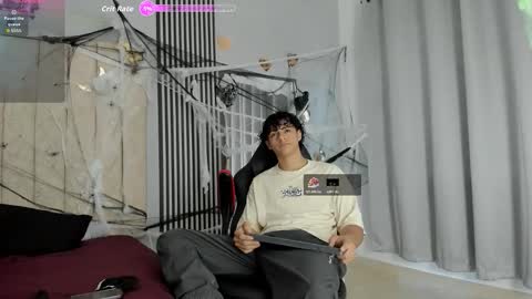 Snapshot of mikey_banji chatting on October 20, 12:31 pm mikey_banji online show from October 20, 12:31 pm