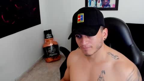 Snapshot of mikke_love chatting on October 2, 4:44 pm MIKKE online show from October 2, 4:44 pm