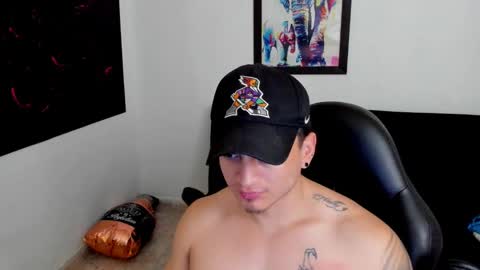 Snapshot of mikke_love chatting on October 9, 5:51 pm MIKKE online show from October 9, 5:51 pm