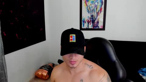 Snapshot of mikke_love chatting on October 10, 6:02 pm MIKKE online show from October 10, 6:02 pm