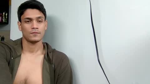 milesmboy online show from February 21, 4:59 pm