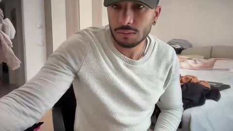 Snapshot of milkycock90 chatting on February 28, 8:09 am Carlos online show from February 28, 8:09 am