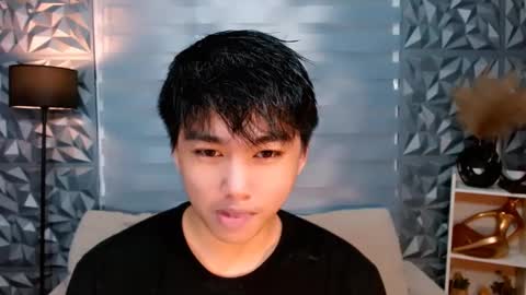 Snapshot of mister_officer chatting on December 13, 2:16 pm SAINT SACHI  will make your day  online show from December 13, 2:16 pm