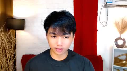 Snapshot of mister_officer chatting on December 4, 2:04 pm SAINT SACHI  will make your day  online show from December 4, 2:04 pm