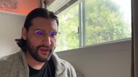 molten_escargot online show from December 18, 11:08 pm