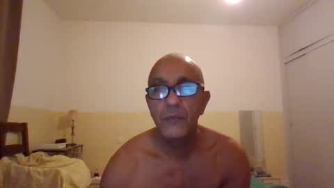 moment71200 online show from November 7, 7:17 pm