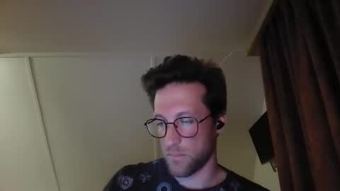 moms_little_monster online show from February 20, 5:04 pm