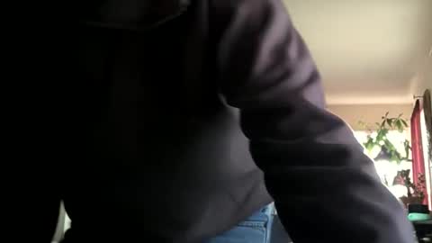 Monkee Dance online show from February 3, 8:03 pm