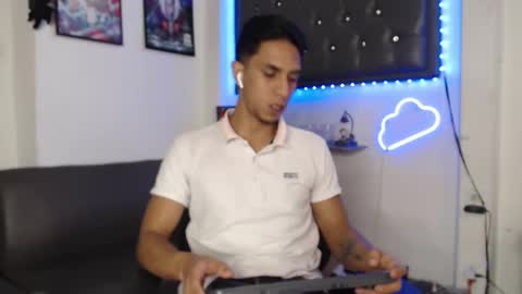 simon dice online show from March 10, 1:10 pm