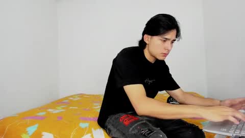 monky_0002 online show from May 19, 8:15 pm