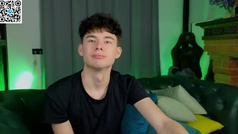 moon_gloww online show from March 1, 8:08 pm