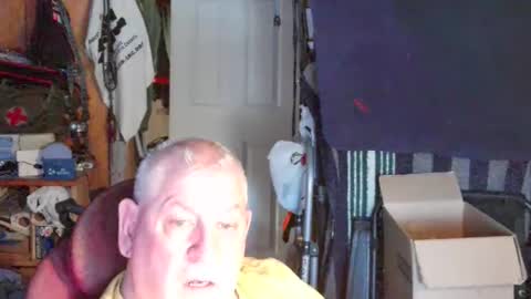 mr_canoe_licker_69 online show from February 10, 8:21 pm