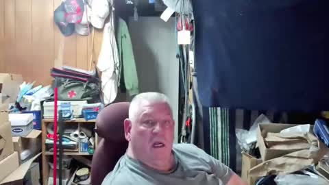 mr_canoe_licker_69 online show from December 11, 8:49 pm