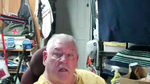 mr_canoe_licker_69 online show from January 18, 1:51 pm