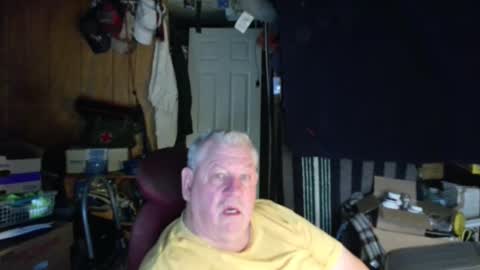mr_canoe_licker_69 online show from December 2, 12:49 pm