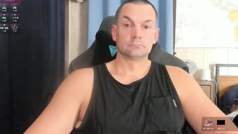 Cam online show from November 18, 9:06 pm