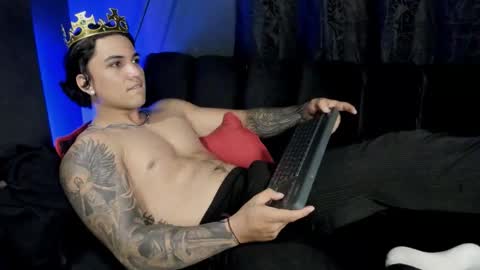 mr_maximo online show from October 23, 3:21 am