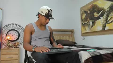 mr_stiven_ online show from April 17, 2:58 am