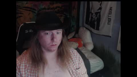 mr_strawberry online show from October 8, 10:30 am