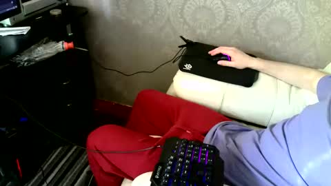 Snapshot of mrstraightdik chatting on February 5, 10:41 am Mr. Dan online show from February 5, 10:41 am