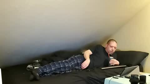 Snapshot of mrxhere chatting on March 2, 5:52 pm mrxhere online show from March 2, 5:52 pm