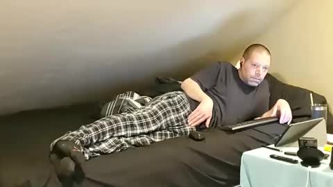 Snapshot of mrxhere chatting on February 16, 12:22 am mrxhere online show from February 16, 12:22 am