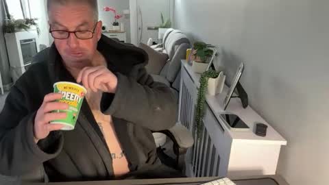 mtb1697 online show from December 5, 12:23 pm