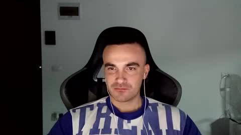 Victor online show from December 3, 7:00 pm