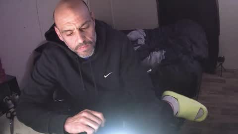 Muffdiver online show from March 15, 6:21 am